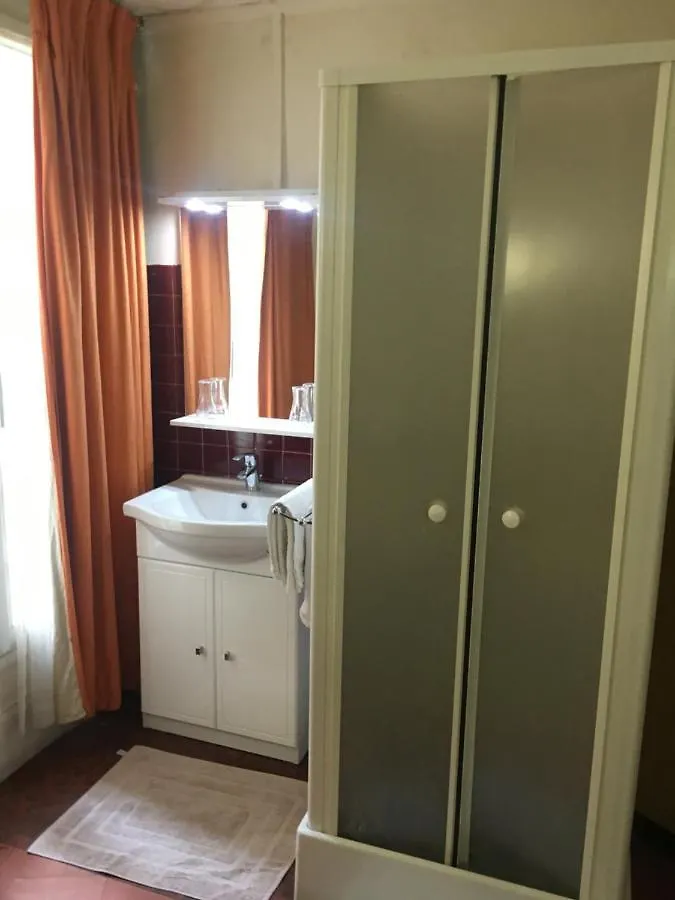 Hotel A La Pinte Du Nord *